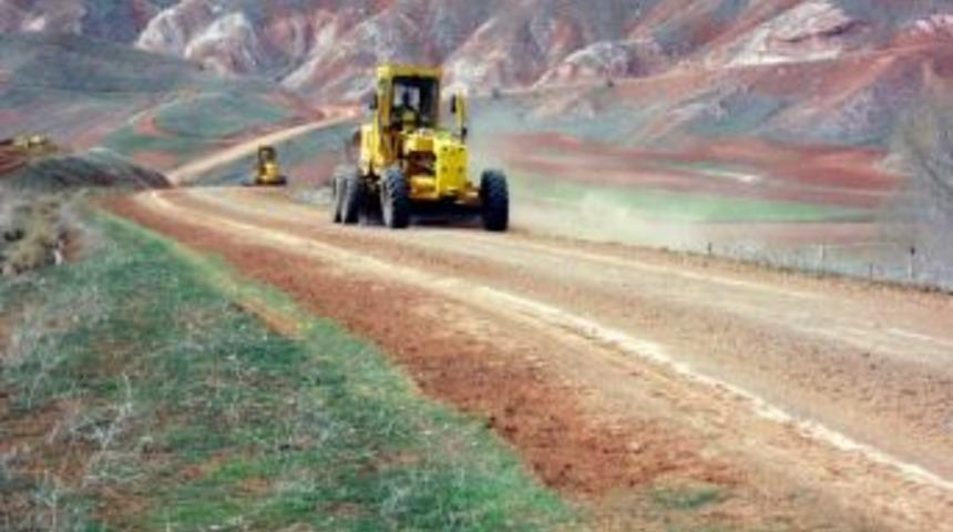 Köy Yollarında Reglaj Çalışmalarını Başlandı