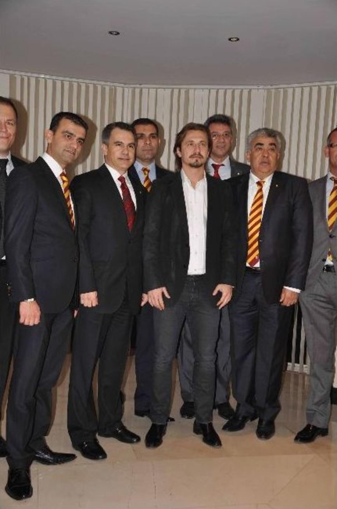 Kuşadası Galatasaray Taraftarlar Derneği&rsquo;nden &ldquo; Şampiyonluk M&uuml;jdesi Yemeği &ldquo;