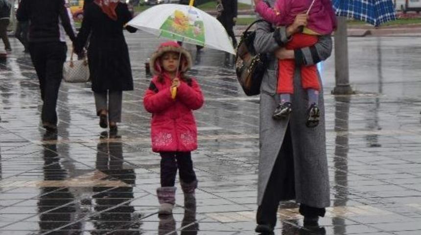 Kayseri&rsquo;de Yağmur Etkili Oldu