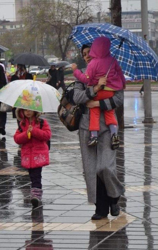 Kayseri’de Yağmur Etkili Oldu