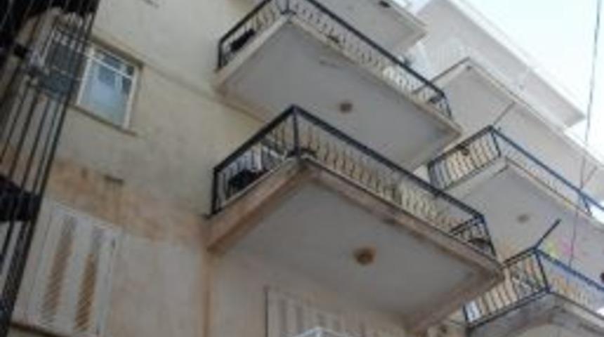 Didim&rsquo;de 4. Kattan D&uuml;şen Şahıs Ağrı Yaralandı