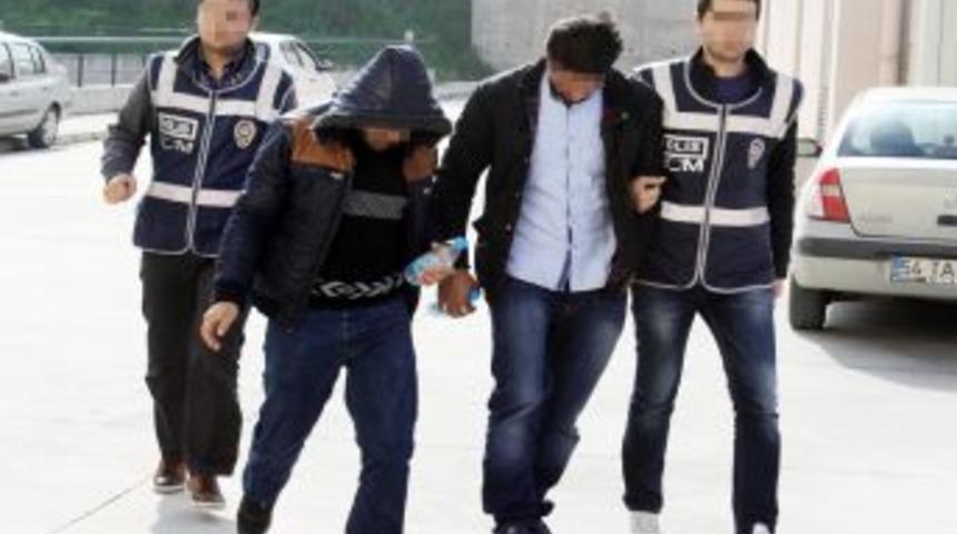 Akyazı'da Uyuşturucu Operasyonu: 2 G&ouml;zaltı