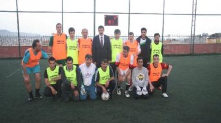 Halı Sahada Emniyet İle Basın Yenişemedi