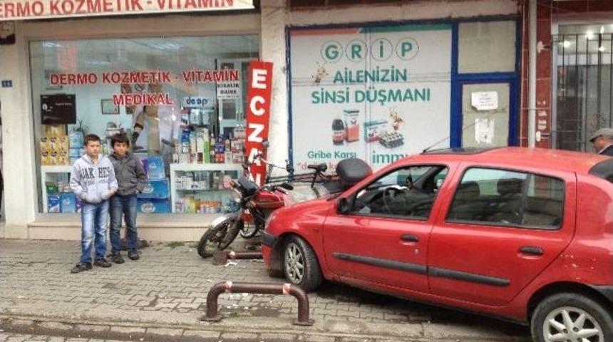 Kaldırıma &Ccedil;ıkıp, Yayayı Ezdi