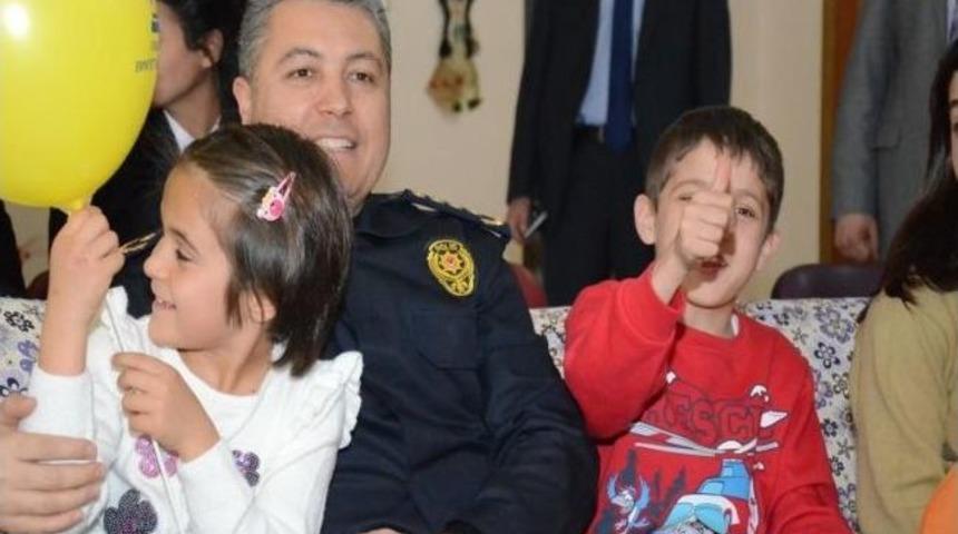 Kırklareli İl Emniyet M&uuml;d&uuml;r&uuml; Aktaş&rsquo;tan &Ccedil;ocuklara Boyama Kitabı