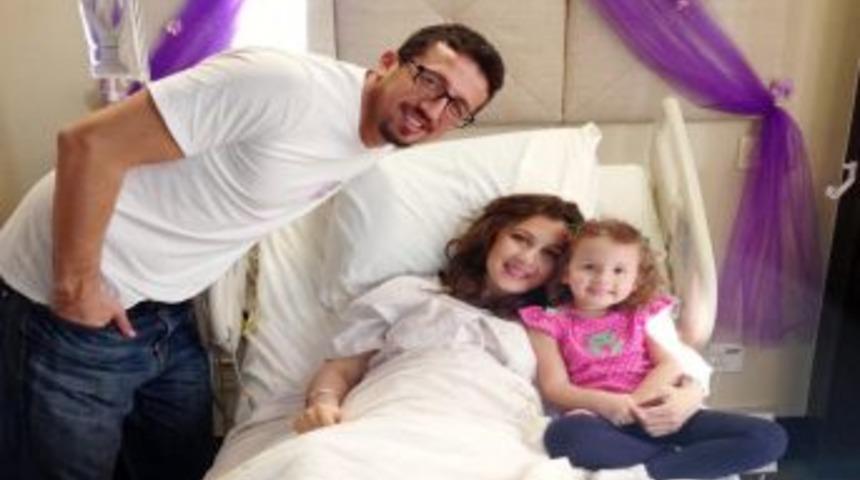 Hidayet Ve Eşi Banu T&uuml;rkoğlu: Kızlarımız Bizlere Allah'ın Bir L&uuml;tfu