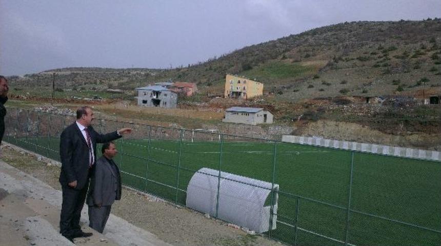 P&uuml;t&uuml;rge&rsquo;de Toprak Saha, Sentetik &Ccedil;im Y&uuml;zeyli Futbol Sahasına D&ouml;n&uuml;şt&uuml;r&uuml;ld&uuml;