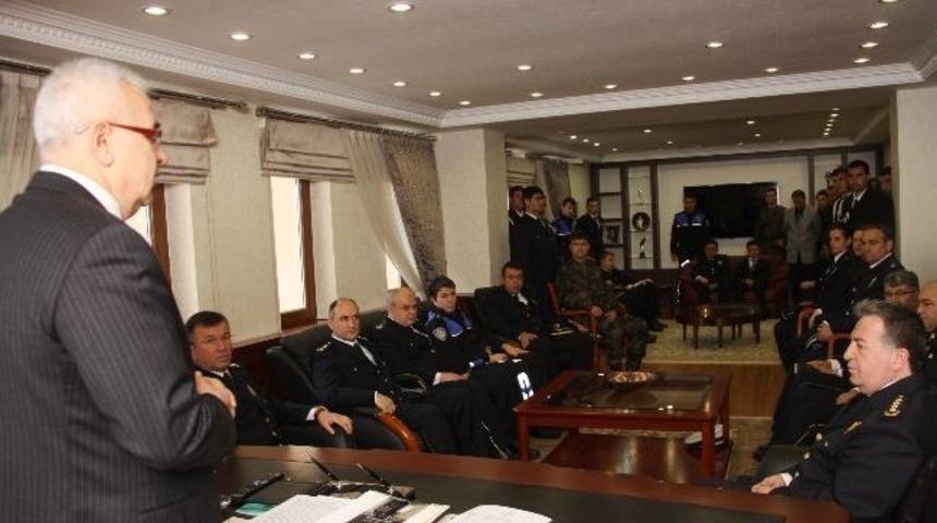 Emniyet Mensuplarından Rize Valisi &Ccedil;akır&rsquo;a Ziyaret