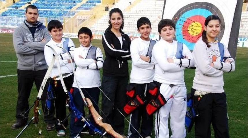 Adanalı Ok&ccedil;uların G&ouml;z&uuml; Milli Takımda