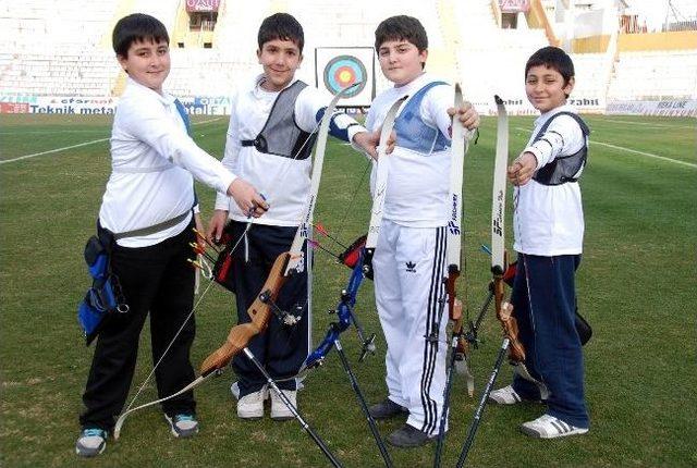 Adanalı Okçuların Gözü Milli Takımda