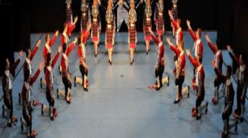 D&ouml;şemealtı&rsquo;nda Halkoyunları R&uuml;zgarı