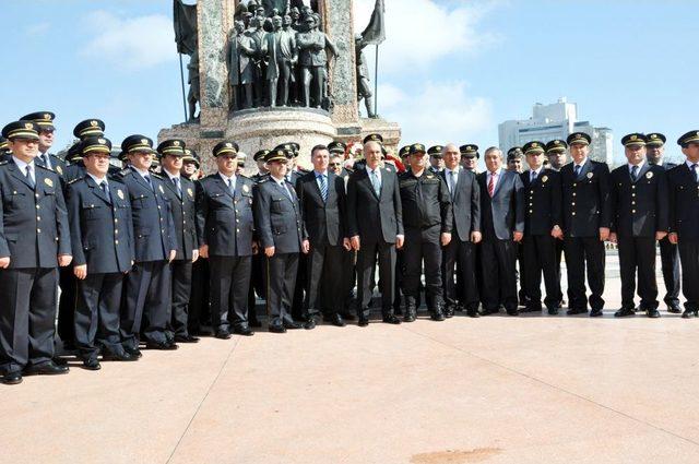 Polis Haftası Sebebiyle Taksim’de Tören Düzenlendi