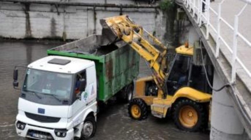 Belediyeden Dere Temizliği