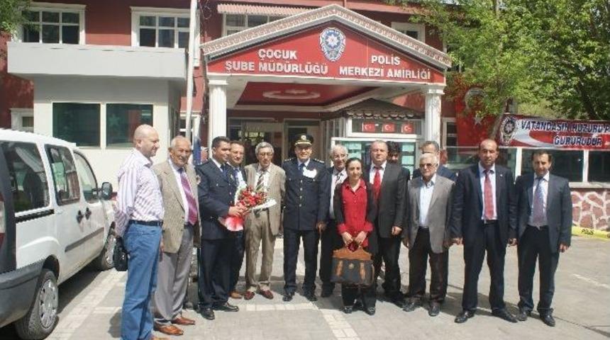 Asim-der&rsquo;den Polislere Ziyaret