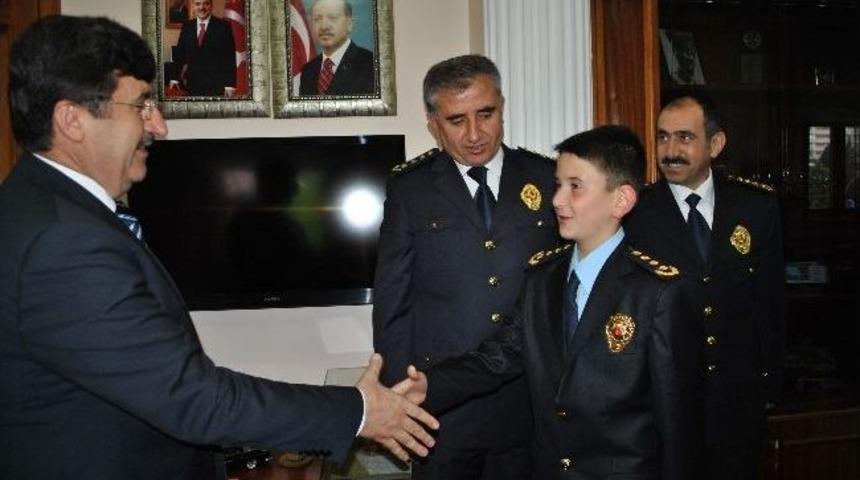 Vali &Ouml;z&rsquo;den Amasya Polisinin Projesine &Ouml;vg&uuml;