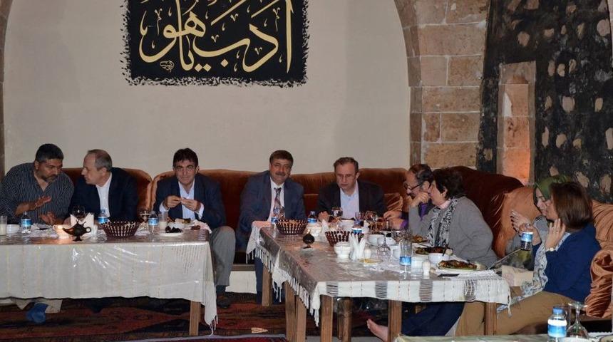 Farklı K&uuml;lt&uuml;r Ve Dinlerin Temsilcileri Semazen G&ouml;sterisinde Buluştu