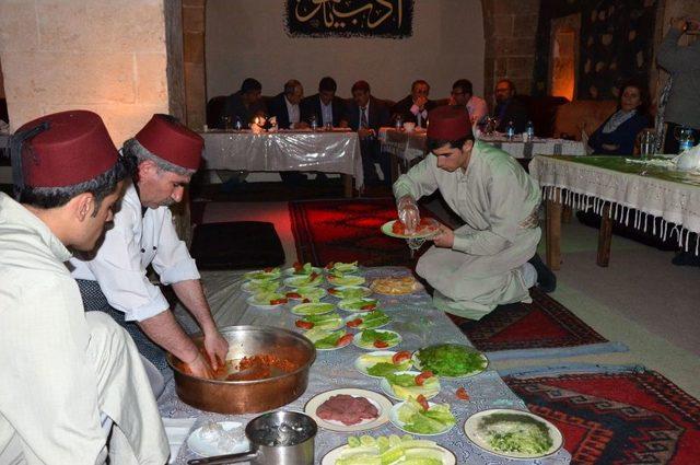 Farklı Kültür Ve Dinlerin Temsilcileri Semazen Gösterisinde Buluştu