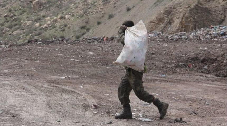 Ge&ccedil;imlerini &Ccedil;&ouml;pten Sağlıyorlar