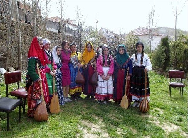 Gediz Kız Meslek Lisesi Saz Ekibi, 