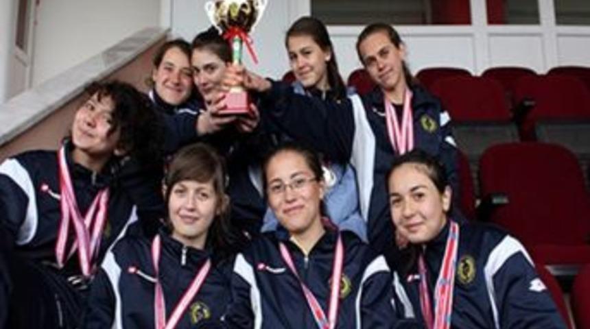 Gediz Mna Anadolu Lisesi K&uuml;tahya Puanlı Atletizm Yarışmalarında İl İkincisi Oldu