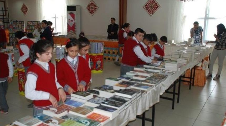 Kırıkhan&rsquo;ın İlk Kitap Fuarı