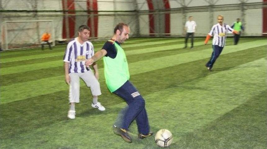 Emniyet-basın Ma&ccedil;ını Dostluk Kazandı