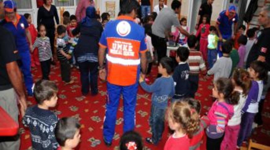 Depremzede Minikler, Deprem Eğitimi Aldı