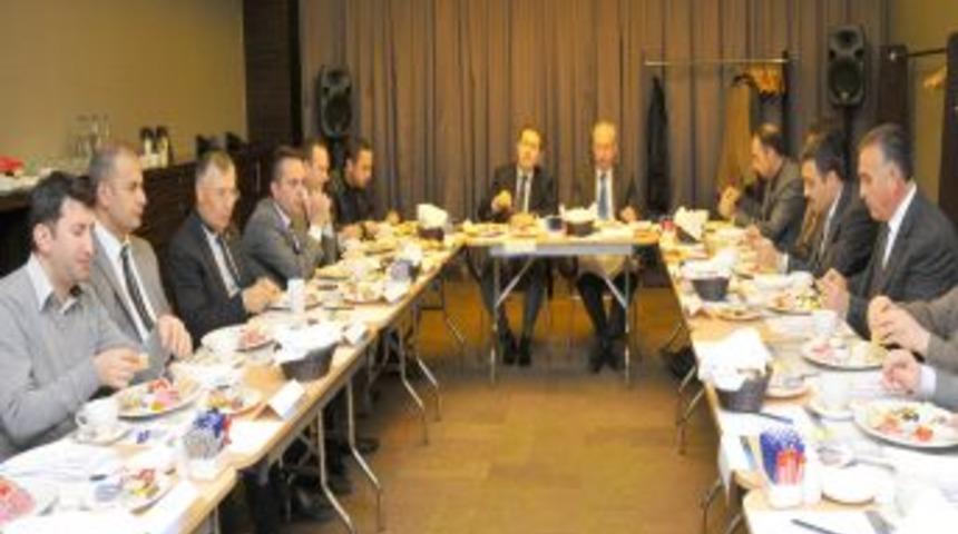 AGÜ’den Dershane Ve Okullarla Işbirliği