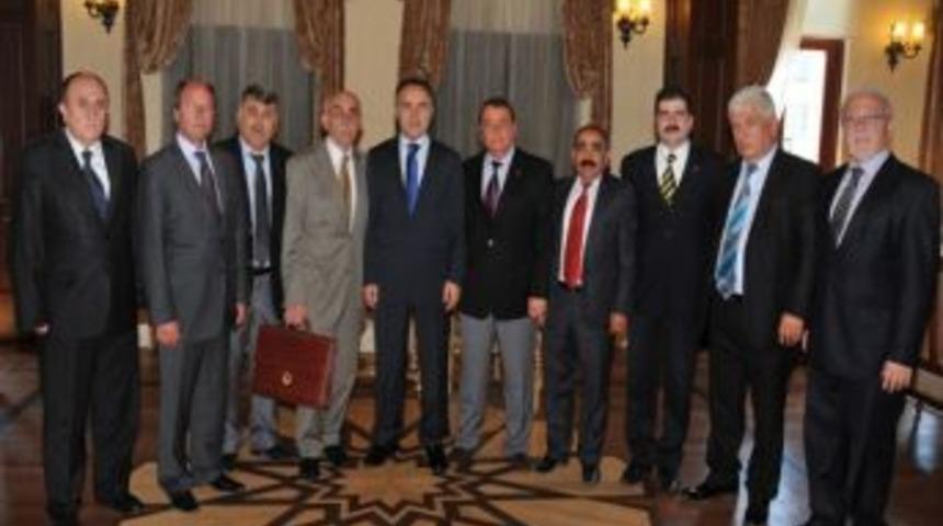 Anadolu Hemşehri Dernekleri Platformu&rsquo;ndan Vali Altıparmak&rsquo;ı Ziyaret