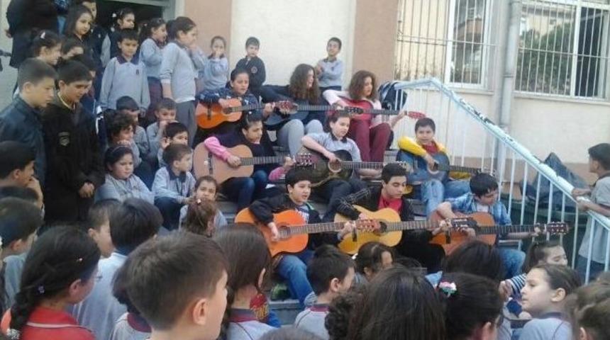 Miniklerden Gitar Resitali