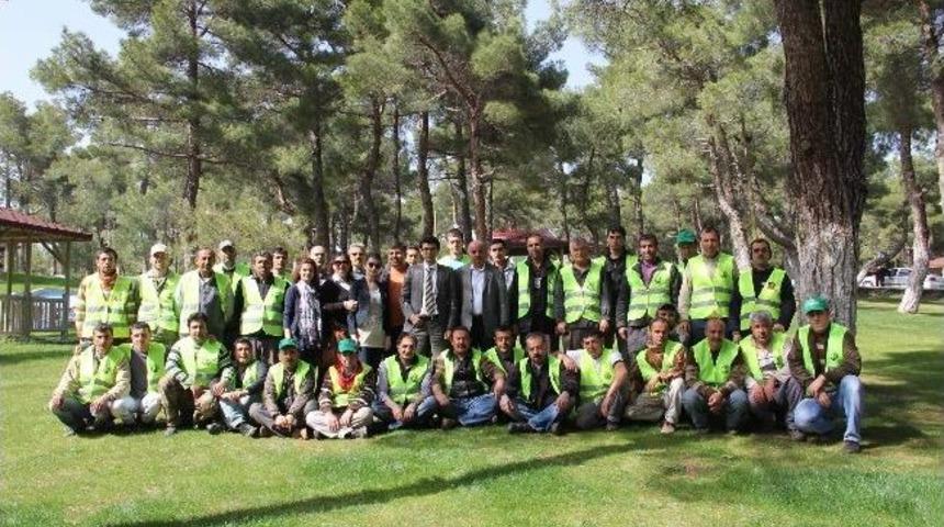 Belediye &Ouml;ğrencilere Y&ouml;nelik Fidan Dikme Etkinliği D&uuml;zenledi