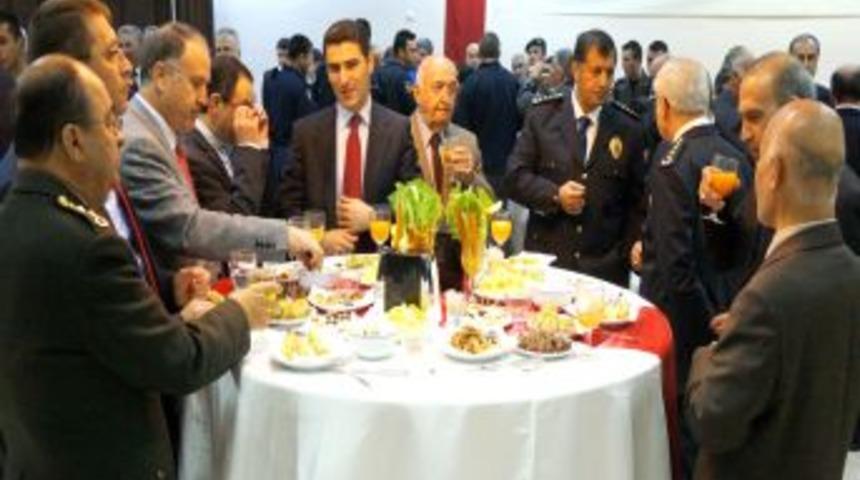 "Halkıyla Duygusal Bağını G&uuml;&ccedil;l&uuml; Tutan Polis Teşkilatı Başarılı Olur"