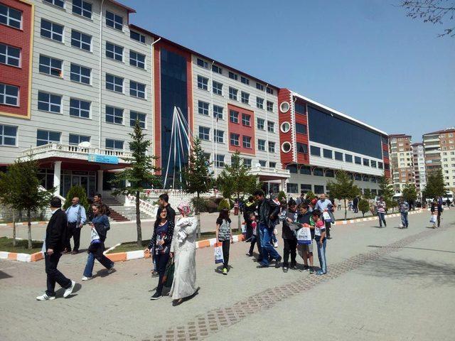 Yozgat'ta Sayısal Bilimler Olimpiyatı Düzenlendi