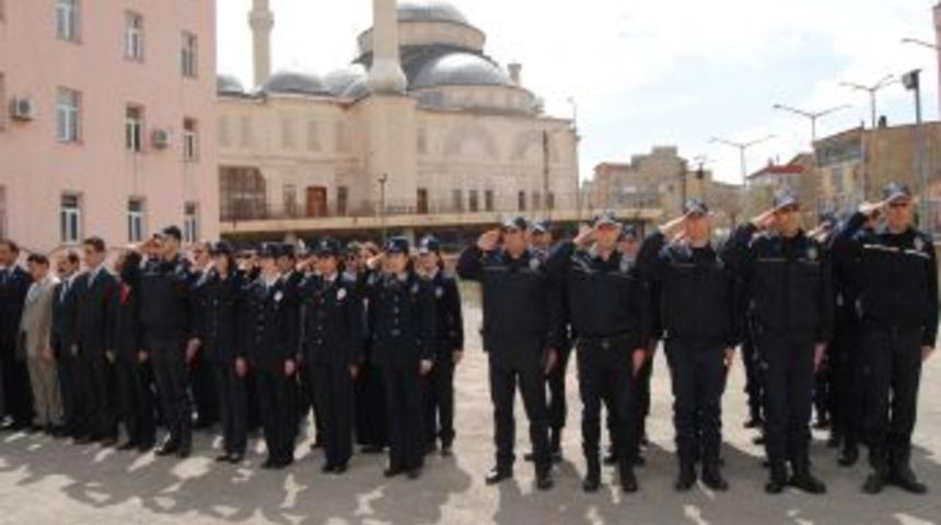 Y&uuml;ksekova'da 10 Nisan Polis G&uuml;n&uuml; Halkla Birlikte Kutlandı