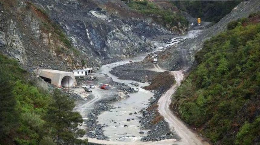 Vali Lekesiz Kara&ccedil;ay Barajı'ndaki &Ccedil;alışmaları Denetledi