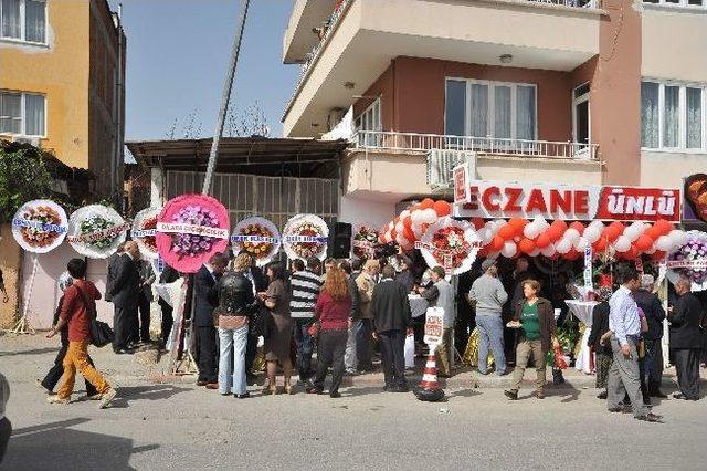 Milletvekili Kılınç Ve Başkan Alıcık Eczane Açılışına Katıldı