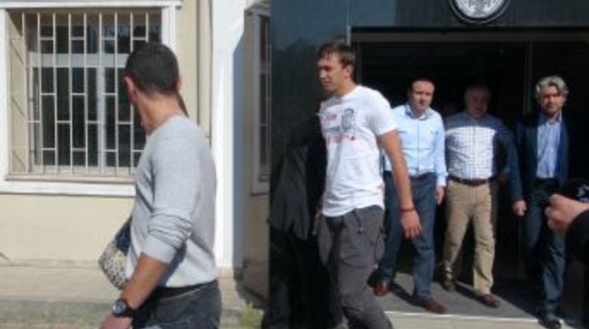 Muslera&rsquo;nın &Ccedil;alınan Malzemeleri Bulundu