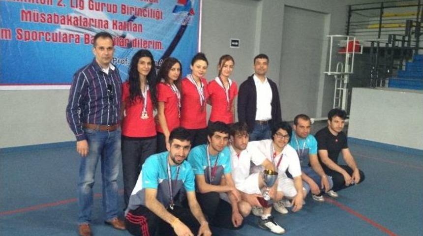 Yy&uuml; Badminton Takımı&rsquo;ndan B&uuml;y&uuml;k Başarı