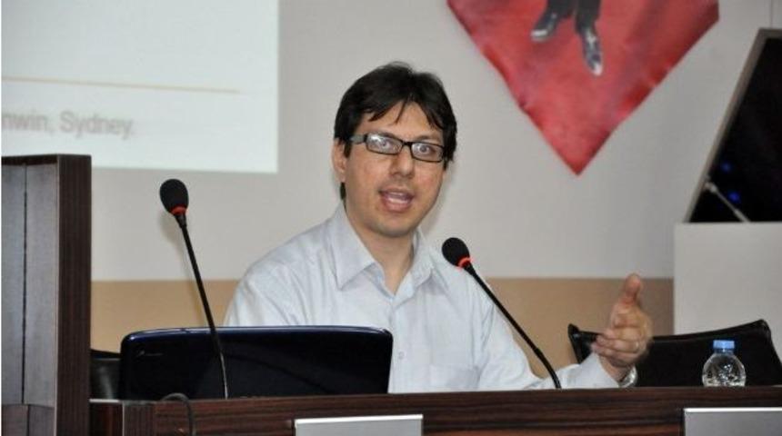 &lsquo;internette Bir S&uuml;r&uuml; Yalan Yanlış Bilgi Var&rsquo;