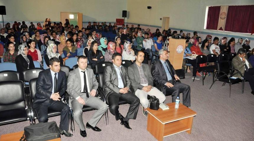 Alparslan &Uuml;niversitesi'nde &Ouml;ğrencilere Sigorta Sekt&ouml;r&uuml; Anlatıldı
