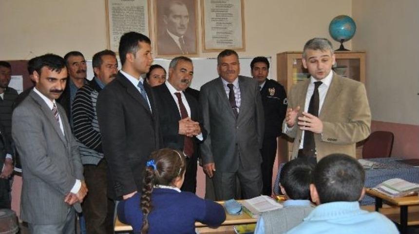 Kaymakam G&uuml;ven'den K&ouml;y Ziyareti