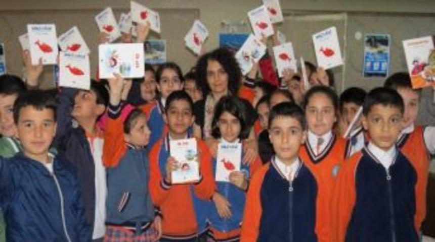 Yazar Nilay Yılmaz &Ccedil;ocuk Okuyucuları İle Buluştu