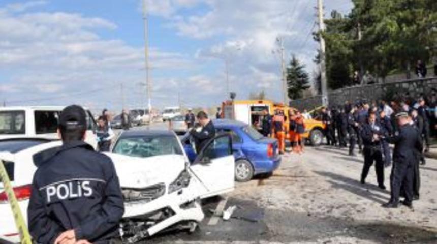 Afyonkarahisar'da Kaza: 1 &Ouml;l&uuml;, 2 Yaralı