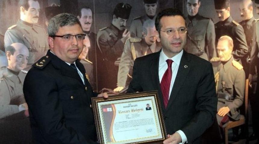 Başarılı Polisler &Ouml;d&uuml;llendirildi