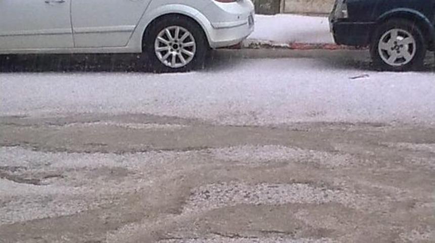 Hekimhan&rsquo;da Dolu Yağışı Etkili Oldu