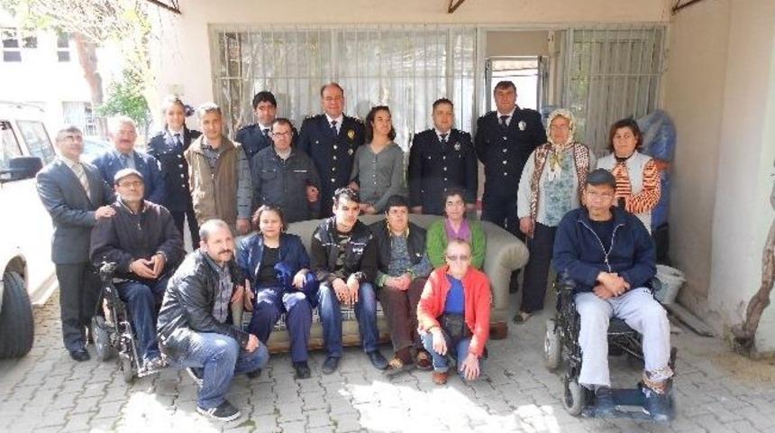 Sel&ccedil;uk Emniyet Binasında Engel Kalktı