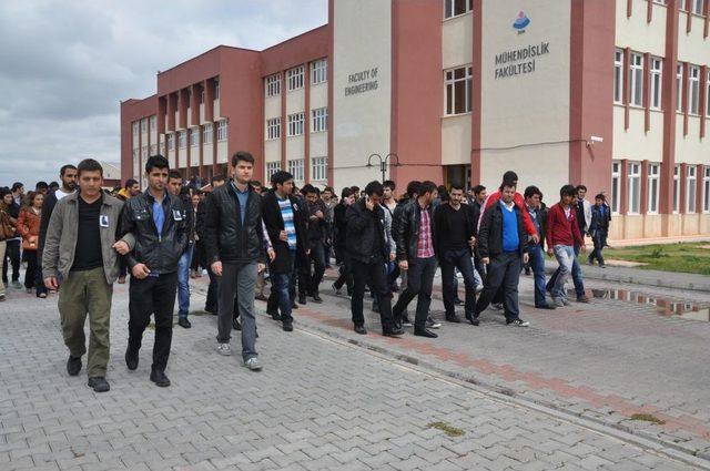 Aksaray Üniversitesi'nde Öğrencilerin Tepkisi Dinmiyor