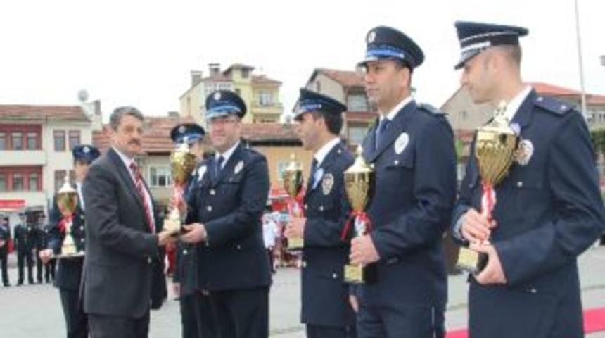 Başkan Akın&rsquo;dan Polislere &Ouml;d&uuml;l
