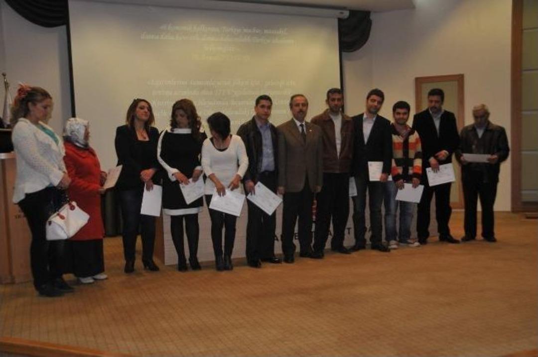 Girişimcilik Kursiyerlerine Sertifikaları Verildi