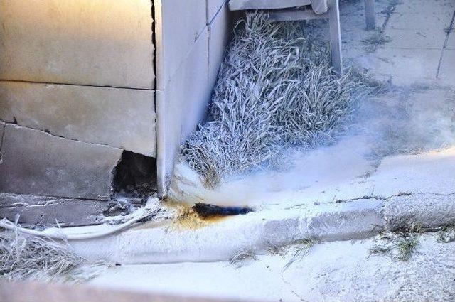 Hastanede Yanan Elektrik Kabloları Korkuttu 1